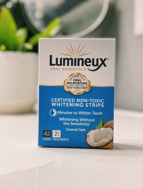 Lumineux Teeth Whitening, Diy Whitening Strips, Coconut Teeth Whitening, Sunburn Peeling, Natural Teeth Whitening Diy, Tiktok Finds, Baking Soda Toothpaste, Teeth Whitening Light, Activated Charcoal Teeth Whitening