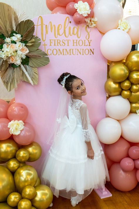 First Communion Photo Background First Communion Decorations Backdrop, First Holy Communion Decoration Ideas, White Communion Dress, First Communion Decorations, Communion Decorations, First Communion Party, Communion Party, Backdrop Design, First Holy Communion