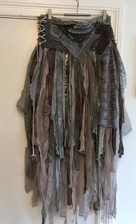 Costume Viking, Apocalyptic Clothing, Pixie Skirt, Hippie Skirt, Skirt Diy, Fair Outfits, Viking Costume, Fest Outfits, Fairy Skirt