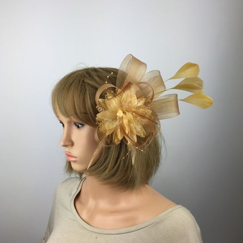 Gold Fascinator on Clip Sandy Fascinator Beige Nude Gold - Etsy UK Races Hair, Diy Fascinator, Gold Fascinator, Ascot Races, Beige Wedding, Mini Hats, Wedding Fascinators, Golden Wedding, Bridesmaid Accessories