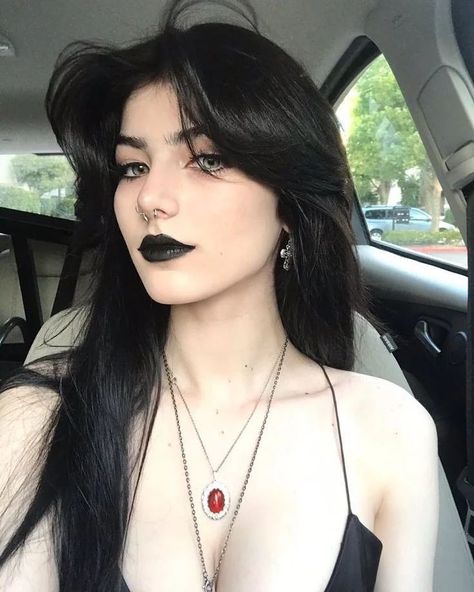 Sinister Darling on Instagram: “Queen of black 🖤 #sinisterdarling” Gothic Hairstyles, Goth Hair, Goth Women, Goth Beauty, Long Black Hair, Goth Aesthetic, Pale Skin, Mode Inspiration, Long Black