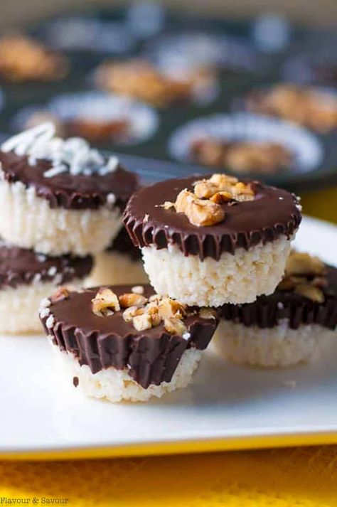 These easy chocolate coconut bites are made with only 4 ingredients and take minutes to make! A quick, simple recipe to satisfy any chocolate cravings, it's also paleo, vegan and grain-free! Delightfully addictive! Chocolate Coconut Balls, Sweet Balls, Coconut Bites, Coconut Balls, Almond Flour Cookies, Chocolate Bites, Paleo Treats, Melting Chocolate Chips, Dairy Free Chocolate