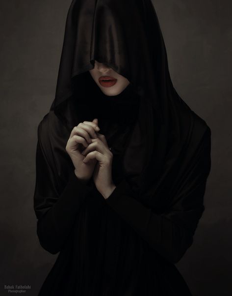 Dark Fantasy, Black Veil, Dark Photography, Foto Inspiration, 영감을 주는 캐릭터, Dark Beauty, Linocut, Dark Art, Dark Side