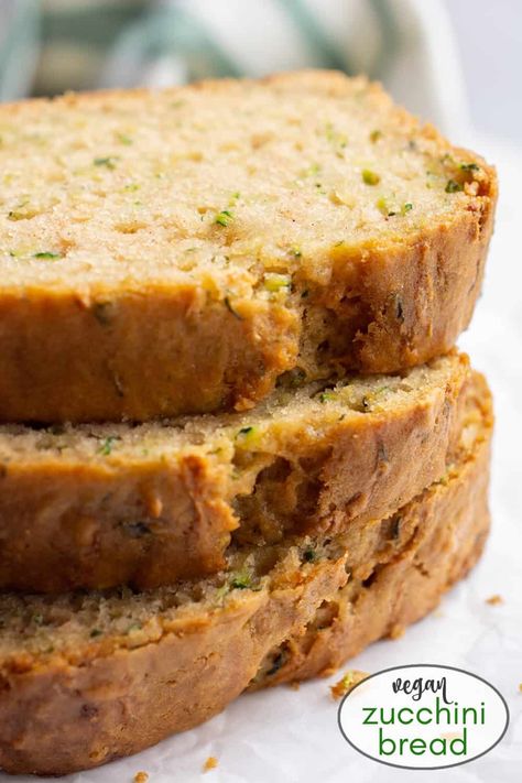 Vegan Zucchini Bread Recipes, Vegan Zucchini Muffins, Pumpkin Zucchini Bread, Zucchini Desserts, Vegan Zucchini Bread, Zucchini Cakes Recipe, Easy Zucchini Bread, Zucchini Bread Healthy, Zucchini Banana Bread