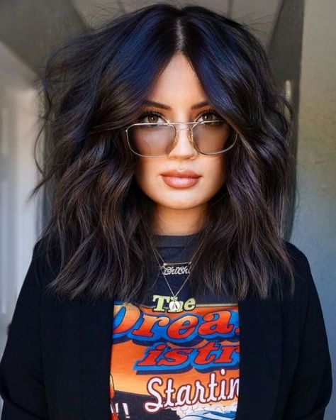 Trendy Espresso Brown Wavy Lob Square Shoulder Length Haircut, Long Sleek Hair, Julie Smith, Dark Brunette Hair, Best Haircuts, Hair Artist, Spring Hair, Dark Brown Hair Color, Haircut For Thick Hair