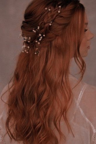 Auburn Hair Wedding Hairstyles, Wedding Hairstyles For Redheads, Wedding Dresses For Redheads, Ginger Wedding Hairstyles, Bridesmaid Hairstyles Red Hair, Red Headed Bride, Red Hair Prom Hairstyles, Auburn Wedding Hair, Autumn Wedding Hairstyles