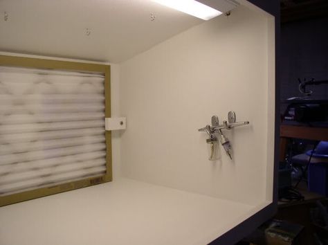 Home Made Airbrush Spray Booth - SlotForum Spray Booth Diy, Airbrush Spray Booth, Spray Paint Booth, Booth Diy, Paint Booth, Lure Making, Spray Booth, Workbench Plans, Hobby Room