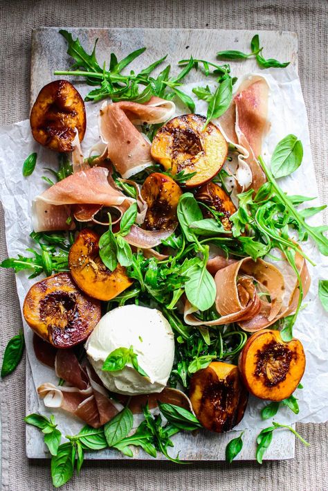 Grilled Peach, Prosciutto and Mozzarella Salad Peach And Mozzarella, Melon And Proscuitto, Fresh Mozzarella Salad, Salad Mozzarella, Prosciutto And Mozzarella, Peach Prosciutto, Grilled Peach Salad, Healthy Pasta Dishes, Mozzarella Salad