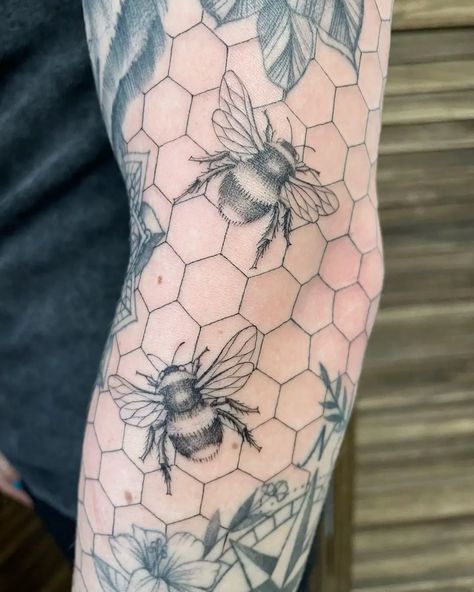 12. Honeycomb Tattoo Ideas, Honeycomb Tattoos, Honeycomb Tattoo, Baby Tattoo Designs, Feminine Tattoo Sleeves, Tattoo Filler, Neck Tattoos Women, Foot Tattoos For Women, Elbow Tattoos