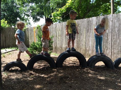 Natural Outdoor Playground, Tire Playground, Outdoor Kids Play Area, Preschool Playground, Outdoor Play Space, Play Area Backyard, Backyard Kids Play Area, Outdoor Play Spaces, Preschool Teachers