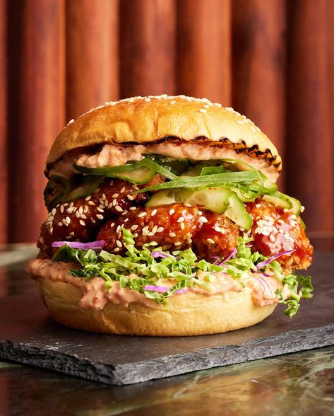 Recipes Sliders, Korean Burger, Kimchi Burger, Fried Chicken Burger, Free Range Chicken, Gochujang Sauce, Korean Chicken, Burger Sliders, Korean Fried Chicken