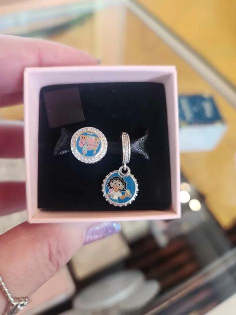 The 2023 Food & Wine Pandora Set Is As Enticing As The Food! - Pandora - Hatbox Ghost, Chihuahua Names, Pandora Collection, Festival Logo, Military Wife, Wine Festival, Disney Jewelry, Favorite Hobby, Dangle Charms