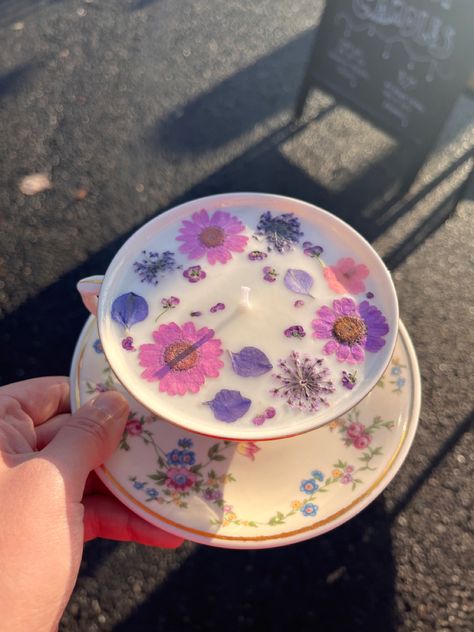 Candle Tea Cups, Candle In Tea Cup, Candle In A Cup, Diy Teacup Candles, Vintage Teacup Candle, Teacup Candles Diy, Candle Design Ideas Creative, Flowers In Teacups, Candle Making Aesthetic