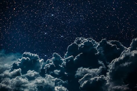 Sky With Stars And Moon, Starry Ceiling, Moon And Clouds, Night Sky Moon, Grand Cayman Island, Night Clouds, Galaxy Images, Black Wallpaper Iphone Dark, Moon Clouds