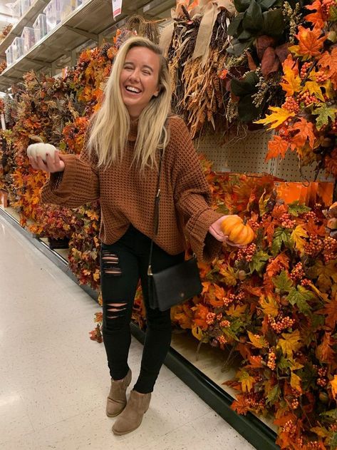 Rust Orange Sweater, Orange Sweater Outfit, Ripped Black Jeans, Tops Fall Outfits, Jeans Outfit Fall, Fall Booties, Orange Sweater, Black Ripped Jeans, Fall Family Photos