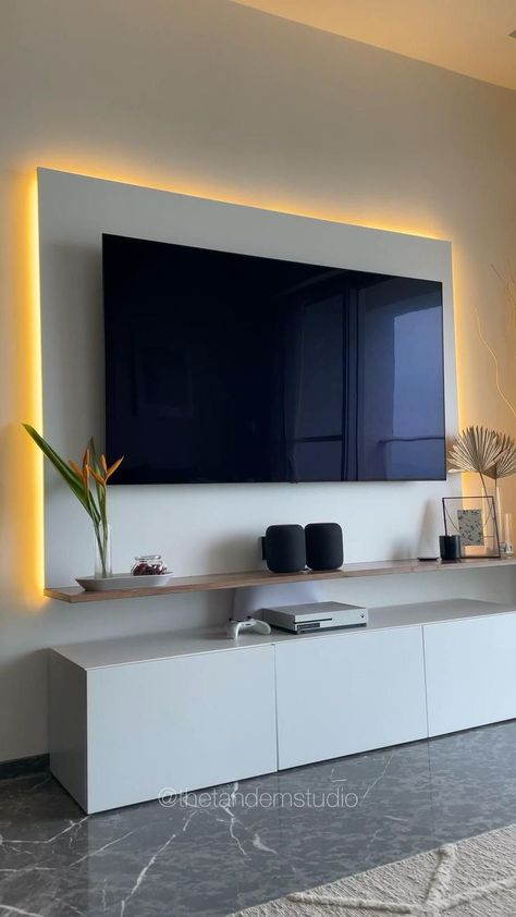 Tv Stand Decor Living Room, Led Tv Wall, Tv A Muro, Modern Tv Wall Units, Tv Stand Decor, Tv Cabinet Design, Modern Tv Wall, Tv Wall Decor, Tv In Bedroom