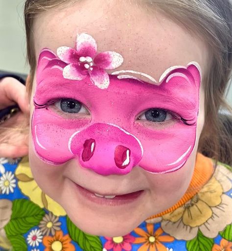 Pig Face Paint Easy, Peppa Pig Face Painting, Pig Nose Makeup, Peppa Pig Face Paint, Farm Animal Face Paint, Peppa Pig Makeup, Face Painting Animals, Children Face Painting, Pig Face Paint