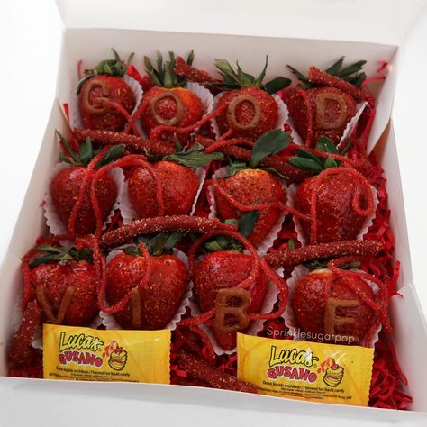 Chamoy with Tajín strawberries Tajin Covered Strawberries, Strawberry Chamoy Recipe, Chamoy Strawberries Recipe, Tamarindo Strawberries, Chamoy Strawberries, Chamoy Ideas, Chocolate Business Ideas, Strawberries Chocolate Covered, Chocolate Business