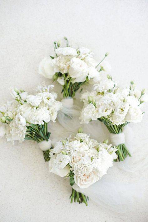 Bride Bouquets White, Pretty Wedding Bouquet, Wedding In Bali, Elegant Wedding Bouquets, Simple Wedding Bouquets, Bridesmaid Bouquet White, White Bridesmaid, Elegant Bouquet, Bouquet Inspiration