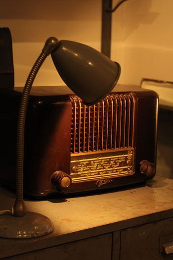 Old Radio, Old Time Radio, Retro Radio, Antique Radio, Old Radios, Old Music, Vintage Radio, Old Tv, Aesthetic Vintage