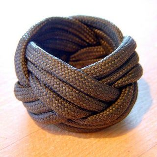 Paracord Weaves, Paracord Necklace, Wood Badge, Paracord Tutorial, 550 Cord, Paracord Knots, Knots Diy, Paracord Projects, Rope Crafts