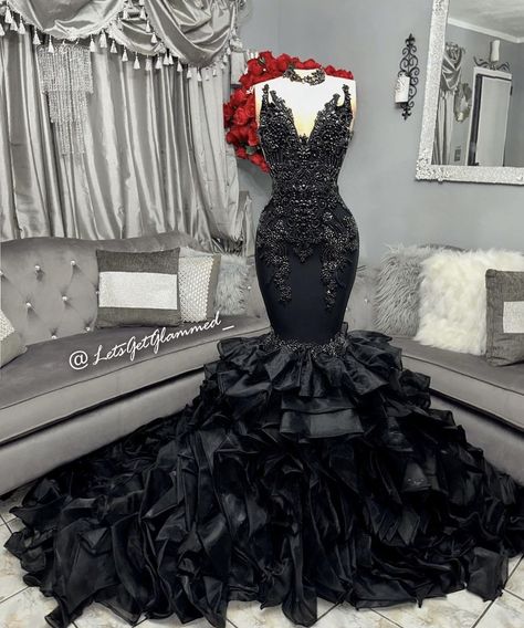 Baddie Black Prom Dress, 2k24 Prom, Sneaker Ball, Homecoming Dresses Sparkly, Gala Gowns, Classy Prom, Beaded Mermaid, Evening Gala, Prom Inspo