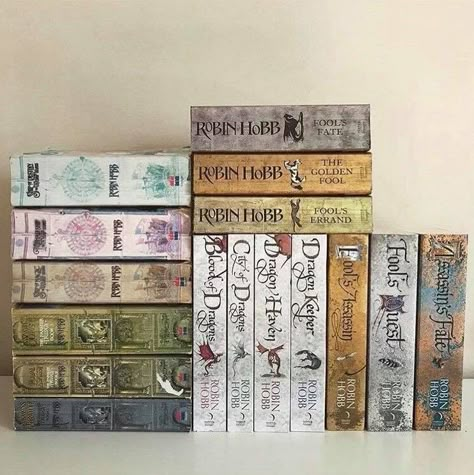 Robin Hobb Books, Robin Hobb, Beautiful Bookshelf, Reading Guide, Book Bucket, Big Books, Fantasy Books To Read, Unread Books, Bookish Things