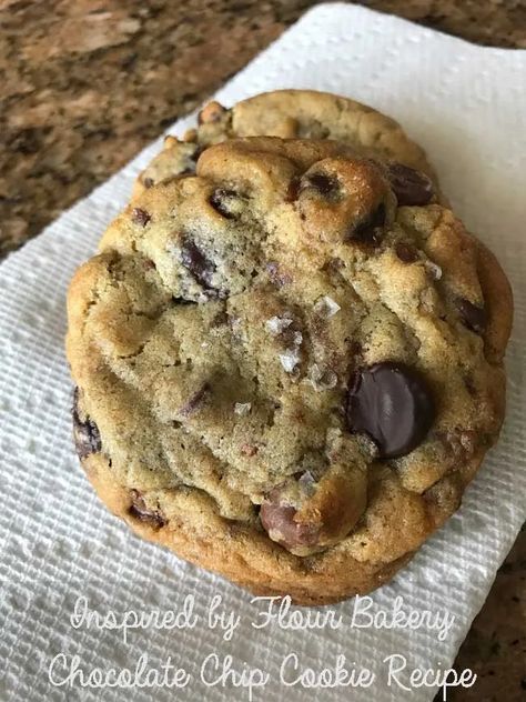 Joanne Chang's Chocolate Chip Cookies Joanne Chang, Dessert Loaf, Bakery Chocolate Chip Cookies, Smart Cookies, Flour Bakery, Chocolate Chips Cookies, Meringue Pie Recipes, Cinnamon Roll Cookies, Crispy Cookies