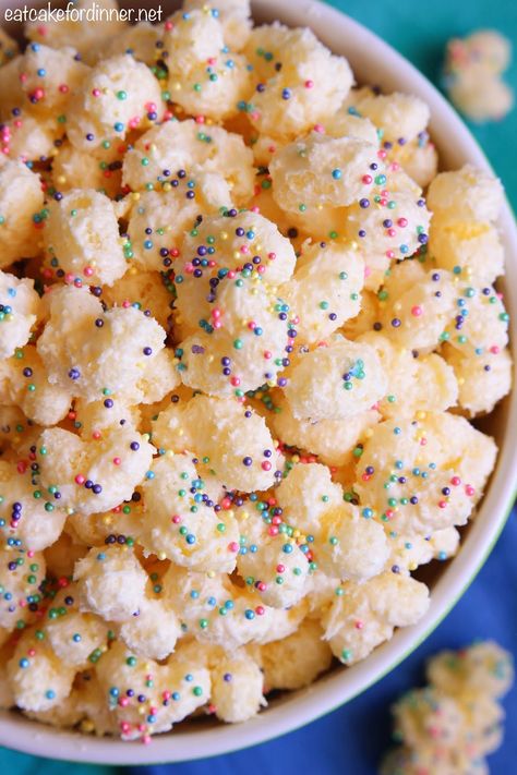 Puffed Corn Recipes, White Chocolate Popcorn Recipe, White Chocolate Popcorn, Corn Pops, Cheesecake Dip, Snack Mix Recipes, Popcorn Recipes, Chex Mix, S'mores