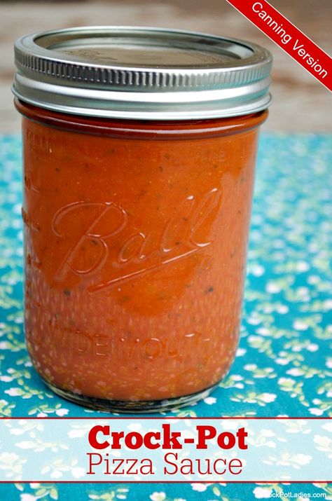 Crock-Pot Pizza Sauce - Turn fresh from the garden tomatoes into a delicious pizza sauce that you can put up in jars (or freeze). This makes pizza night with homemade pizza even better and tastier than any store bought pizza sauce! [Gluten Free, High Fiber, Low Calorie, Low Cholesterol, Low Fat, Low Sodium, Paleo, Vegan, Vegetarian & Weight Watchers friendly!] #CrockPotLadies #CrockPot #SlowCooker #Canning #PizzaSauce #WeightWatchers Pizza Marinara, Crock Pot Pizza, Pizza Roll, Garden Tomatoes, Pizza Sauce Recipe, Paleo Crockpot, Pizza Sauce Homemade, Homemade Pickles, Canning Tomatoes