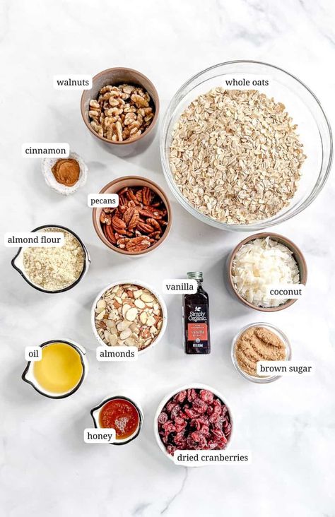 Easy Homemade Granola - But First We Brunch! Granola Without Coconut Oil, Homemade Crunchy Granola, Coconut Oil Granola, Diy Granola, Healthy Breakfast Alternatives, Easy Homemade Granola, Granola Recipe Homemade, Cinnamon Pecans, Crunchy Granola