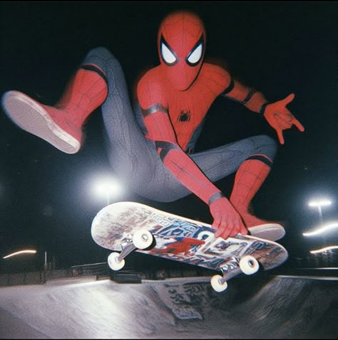 Cartoon Asthetic, Retro 90s, Series Movies, Cool Design, Stickers For Men, Funny Stickers, Put On, Skateboard, Spiderman