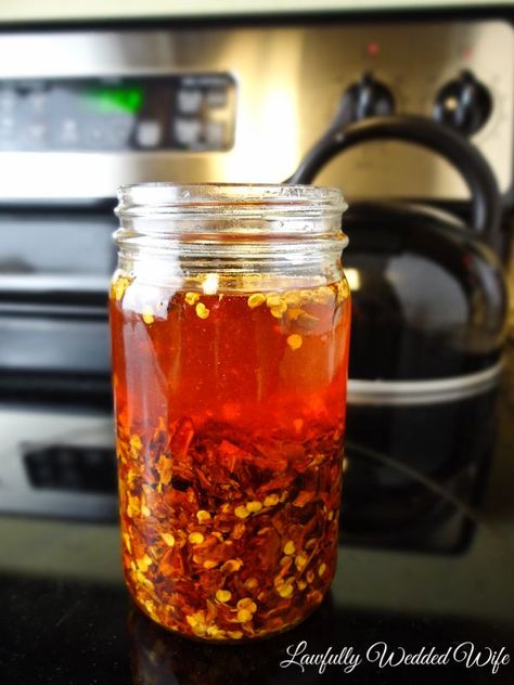 Hot Chili Oil | This is the easiest recipe with exceptionally good instructions. This recipe is tried and true. Easily five of five stars. Hot Recipes, Hot Chili Oil, Pizza Roll, Flaming Hot, Chilli Oil, Hot Sauce Recipes, Marinade Sauce, Party Deco, Spicy Food