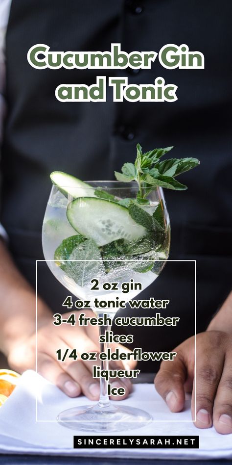 Refresh your summer evenings with a twist on a classic! 🍹 The Cucumber Gin and Tonic is the ultimate cool-down drink for those hot days. Crisp cucumber slices, refreshing gin, and bubbly tonic make this cocktail a must-try. Whether you're hosting a garden party or just relaxing after a long day, this Cucumber Gin and Tonic recipe will elevate your sipping experience. Perfectly light, refreshing, and oh-so-satisfying! Cucumber Cocktails, Fall Cocktails Easy, Gin And Tonic Recipe, Cucumber Cocktail, Cocktail Cupcakes, Mimosa Cocktail, Peach Cocktail, Pineapple Cocktail, Cucumber Slices