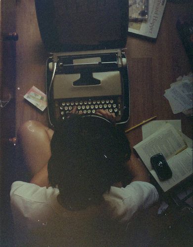 Writer Academia, A Writer's Life, Perks Of Being A Wallflower, Vintage Typewriters, Writers Block, Writing Inspiration, Typewriter, Reading Writing, Inspire Me