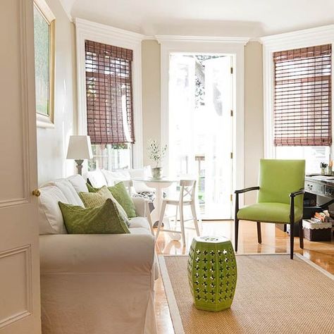 Neutral decor with green accents - love this room! Clean Living Rooms, Apartment Decoration, Neutral Living Room, Living Room Green, Décor Diy, Living Room Makeover, A Living Room, Contemporary Living Room, Contemporary Living