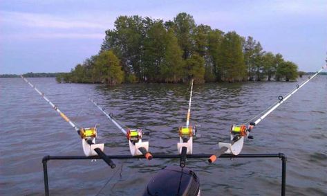 Bass Boat Ideas, Diy Fishing Rod Holder, Canoe Rack, Diy Fishing Rod, Boat Rod Holders, John Boats, Crappie Fishing Tips, Boat Carpet, Custom Fishing Rods