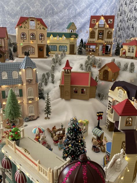 Calico Critter Village, Calico Critters House Ideas, Sylvanian Families Christmas, Calico Critters Town Series, Sylvanian Family House, Sylvanian Families Custom House, San Diego Apartments, Sylvanian Families Town Series, Sylvanian Families House