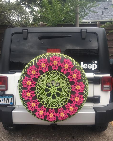 Crochet Jeep Accessories, Crochet Tire Cover, Groovy Art, Car Bomb, Bus Living, Crochet Car, Crochet Kitchen, Learn How To Knit, Car Ideas