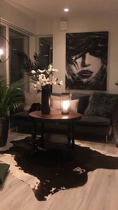 Boujee Apartment, Apartment Living Room Design, Future Apartment Decor, Living Room Decor Cozy, Apartment Decor Inspiration, Decor Home Living Room, Apartment Inspiration, Living Room Decor Apartment, A Living Room