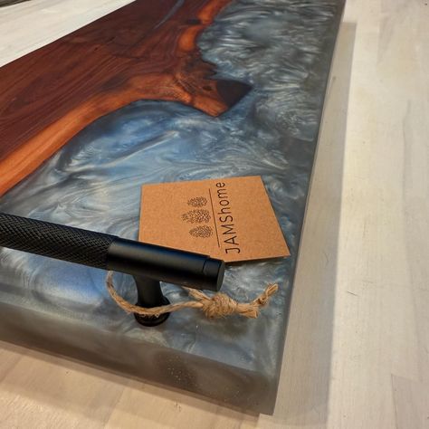 Supersized 12”x24” Black Walnut & Aluminum Swirl Charcuterie w/ Industrial Black Gnarled Handles. Large Enough to Feed a Team Family Style. On Display & Sale Oct 5th & 6th at the @oldsaybrookchamber Market. DM for Special Orders & Requests. See more @maximus_home & @unlockedtreasuresboutique ————— #charcuterieboard #charcuterie #epoxyart #epoxy #epoxyresin #epoxywood #epoxyresinart #epoxyresincrafts #epoxyriver #resinart #resincraft #resintray #autumn #epoxyart #cuttingboard #epoxycoa... Epoxy Decor, Epoxy Resin Crafts, Epoxy Resin Art, Black Walnut, Charcuterie Board, Resin Crafts, Resin Art, Epoxy Resin, A Team