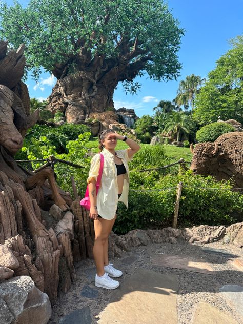 Animal kingdom outfit safari aesthetic avatar Disney Outfits Animal Kingdom, Safari Aesthetic Outfit, Zoo Fits, Animal Kingdom Photo Ideas, Animal Kingdom Outfit Ideas, Animal Kingdom Aesthetic, Cute Zoo Outfits, Animal Kingdom Picture Ideas, Disney Animal Kingdom Outfit