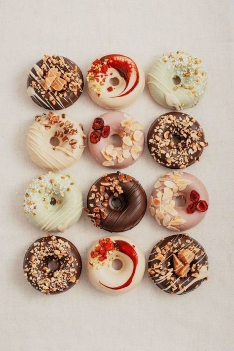 Doughnut Toppings Ideas, Mini Donuts Business, Fancy Doughnut, Donut Flavors Ideas, Gourmet Donuts Ideas, Vegan Donuts Baked, Mini Donuts Ideas, Vegan Gluten Free Donuts, Gluten Free Donuts Baked