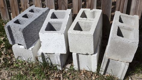 Do It Yourself Raised Garden Beds, Cinder Block Benches Outdoor, Cinder Block Furniture Diy, Cement Blocks Ideas, Cement Block Ideas Gardens, Diy Fence Garden, Cinder Block Plant Stand Ideas, Concrete Blocks Ideas Landscaping, Cinder Block Steps Diy