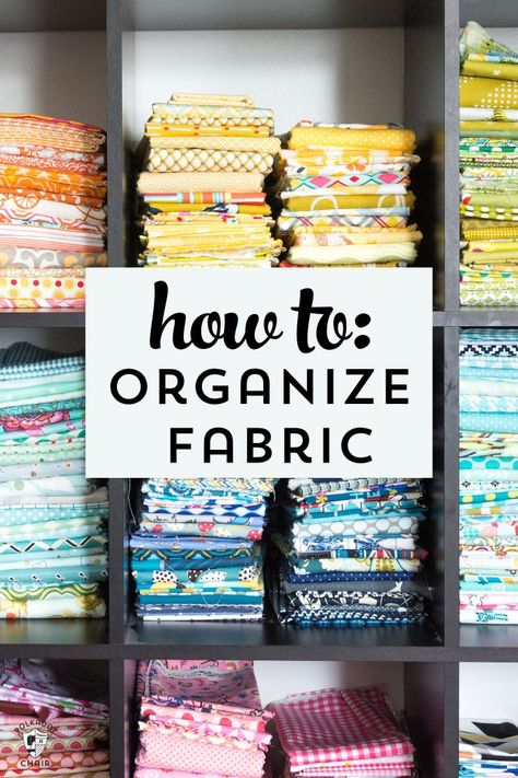 5 Clever Tips to Organize Your Fabric Stash Fabric Stash Organization, Sewing Room Inspiration, Sewing Room Storage, Store Fabric, Sewing Room Design, Sewing Storage, Sewing Room Organization, Quilting Room, Trendy Sewing