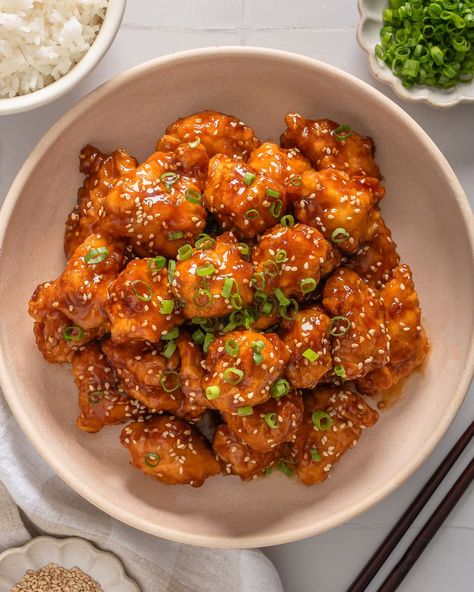 Korean Honey Butter Chicken, Panda Express Honey Sesame Chicken, Honey Sesame Chicken And Egg Fried Rice, Honey Sesame Chicken Broccoli, Seaseme Honey Chicken, Sesame Chicken Sauce, Korean Sweets, Soy Sauce Alternative, Honey Sesame Chicken