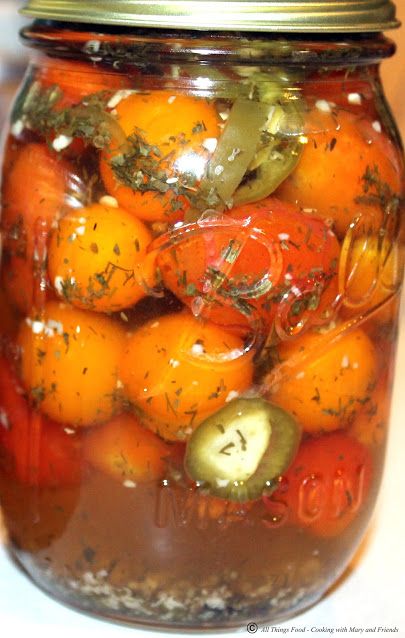 Pickled Cherry Tomatoes Recipe, Grape Tomato Recipes, Canning Tomatoes Recipes, Pickled Tomatoes, Pickled Cherries, Cherry Tomato Recipes, Canning Pickles, Yellow Tomatoes, Canned Cherries