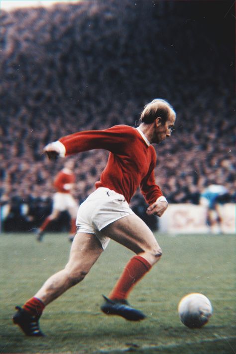 Manchester United Shirt, Bobby Charlton, Sport Graphic, Manchester United Players, Manchester United Football Club, Football Icon, Halcyon Days, Manchester United Football, Man Utd