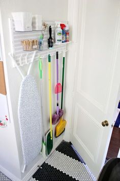 Behind the door storage solution to keep your laundry room organized! Diy Lavanderia, Budget Storage, Laundry Room Hacks, Laundry Room Organization Storage, Laundry Room Storage Shelves, Room Storage Diy, Modern Laundry Rooms, Laundry Design, Laundry Room Diy