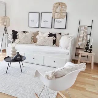 Ikea Hemnes Guest Room, Ikea Office Bedroom Combo, Ikea Daybed Living Room, Daybed Ikea Ideas, Rug For Daybed, Style Hemnes Daybed, Apartment Guest Bedroom Ideas, Bed For Guests Small Spaces, Daybed Spare Room Ideas